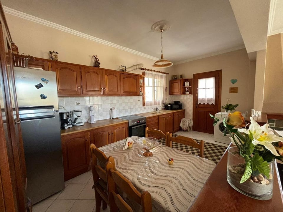 Kitchen or kitchenette, Dining area, minibar, pet friendly, stove