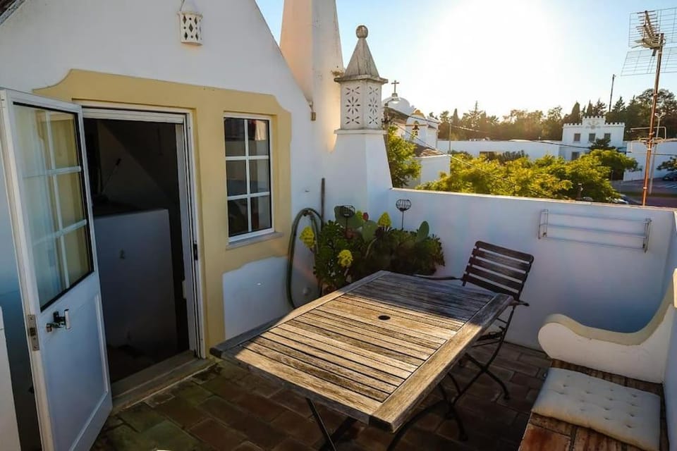 The Yellow House Villa in Tavira