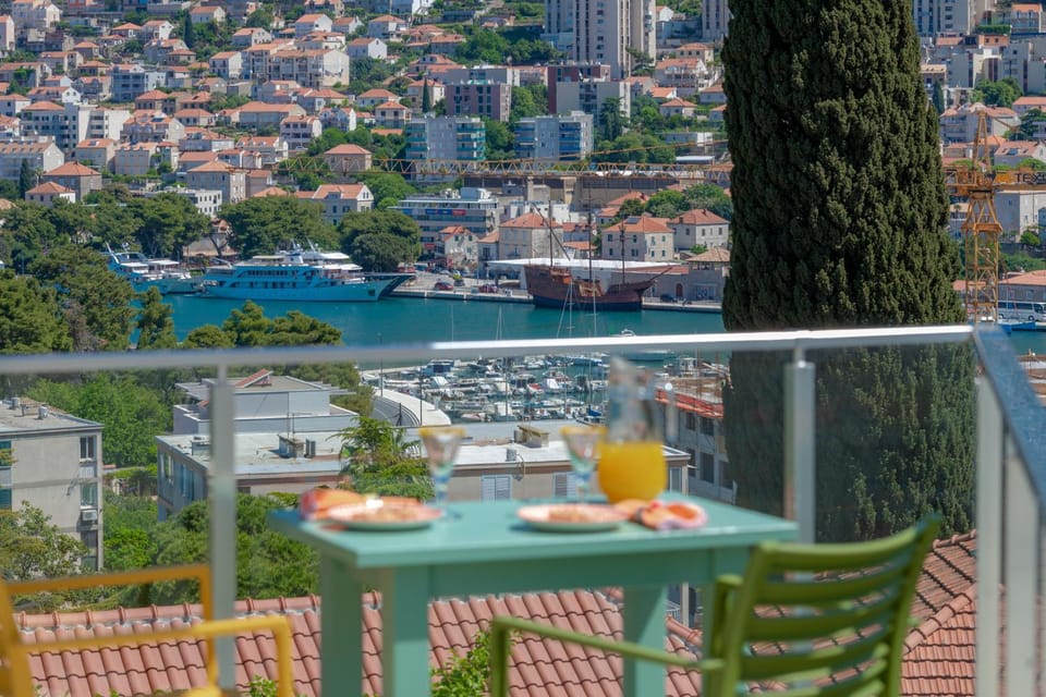 Balcony/Terrace, City view, Sea view