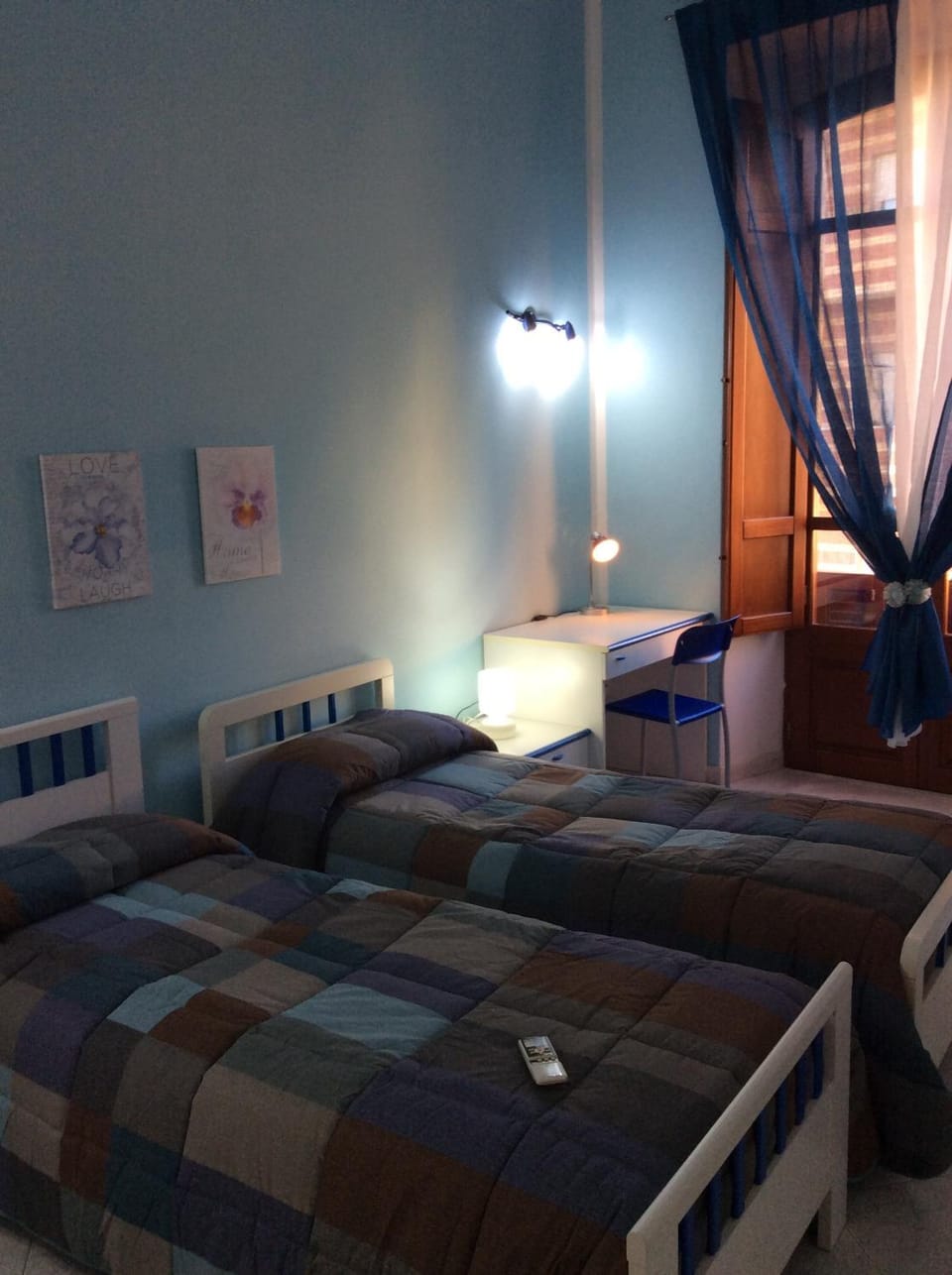 Photo of the whole room