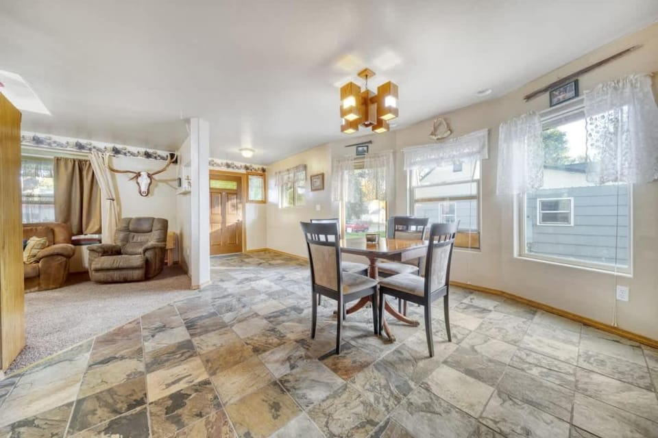 Travelers Inn, Quiet Neighborhood Downtown House in Coeur dAlene