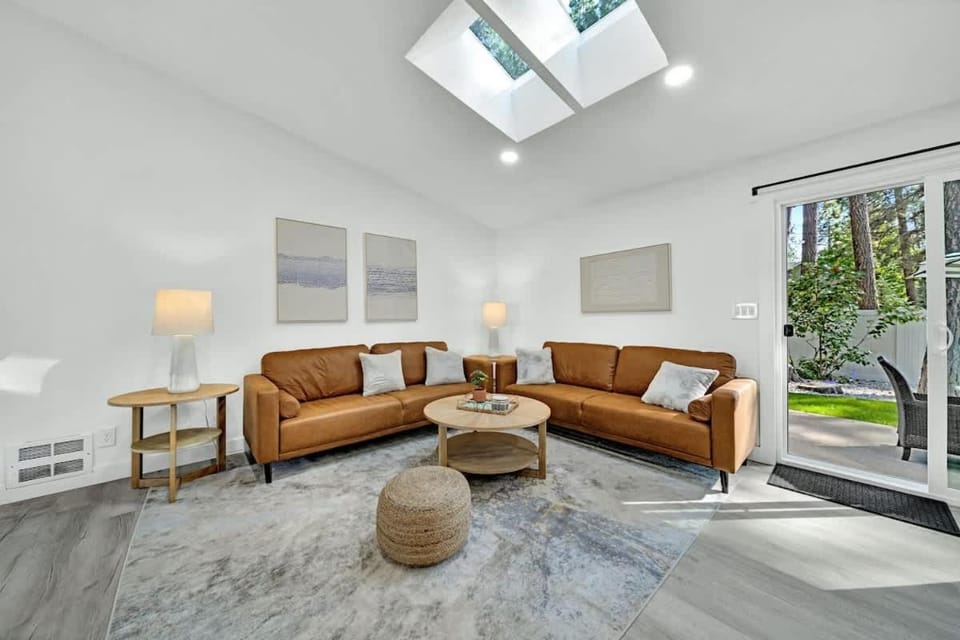 HUGE Modern Family Home- Modern, Fully Stocked, Weekly Savings House in Coeur dAlene