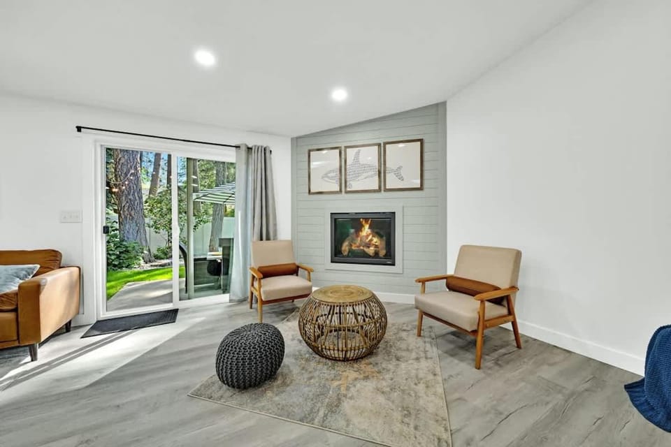 HUGE Modern Family Home- Modern, Fully Stocked, Weekly Savings House in Coeur dAlene