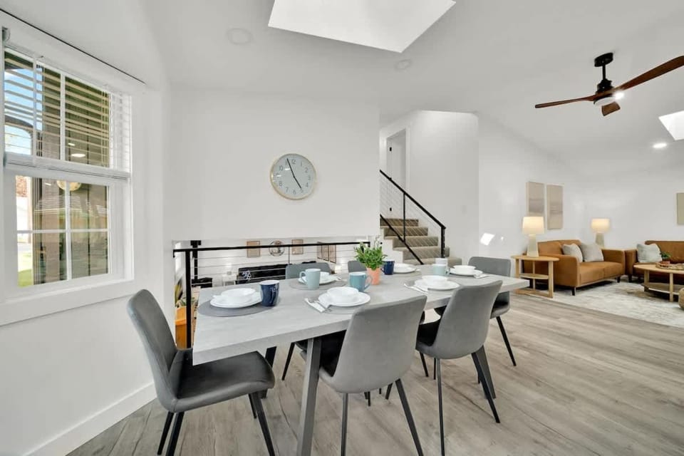 HUGE Modern Family Home- Modern, Fully Stocked, Weekly Savings House in Coeur dAlene