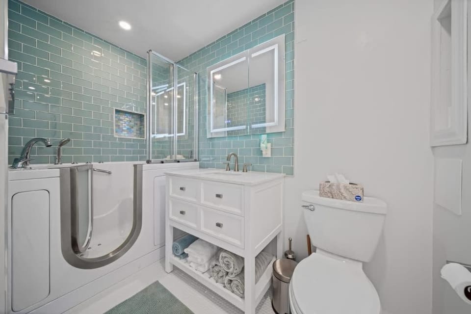 Private Cottage on Annie House in Coeur dAlene
