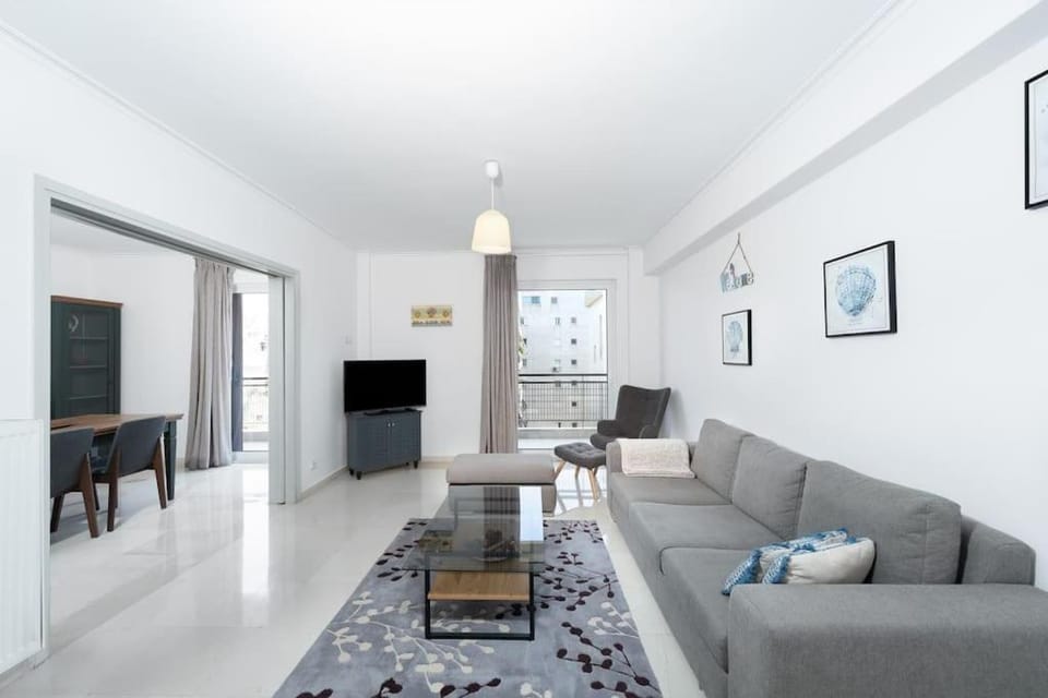 Seaside Breeze - 2 Bdrm Apartment in Palaio Faliro - Sea View Apartment in South Athens