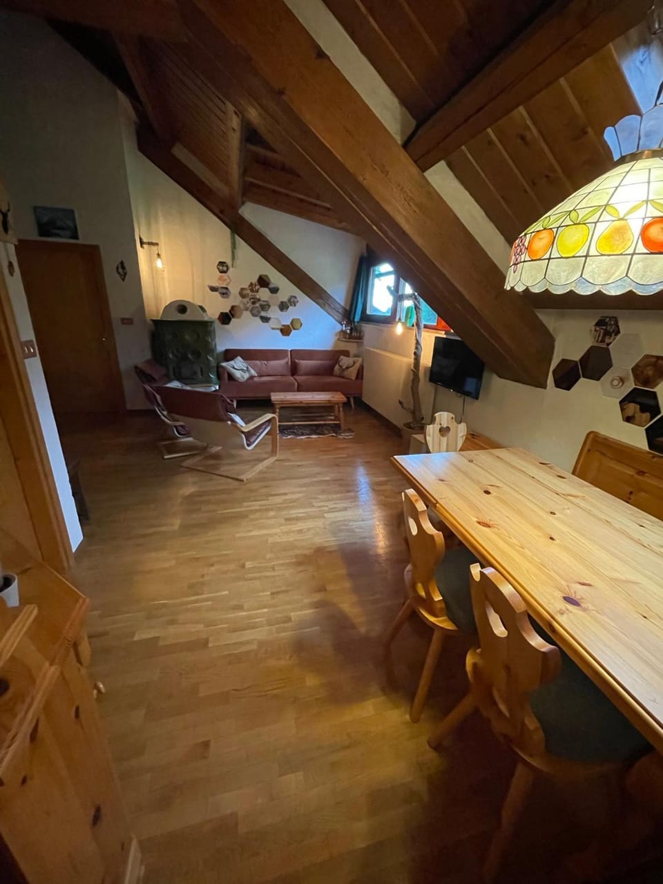 Seating area, Dining area