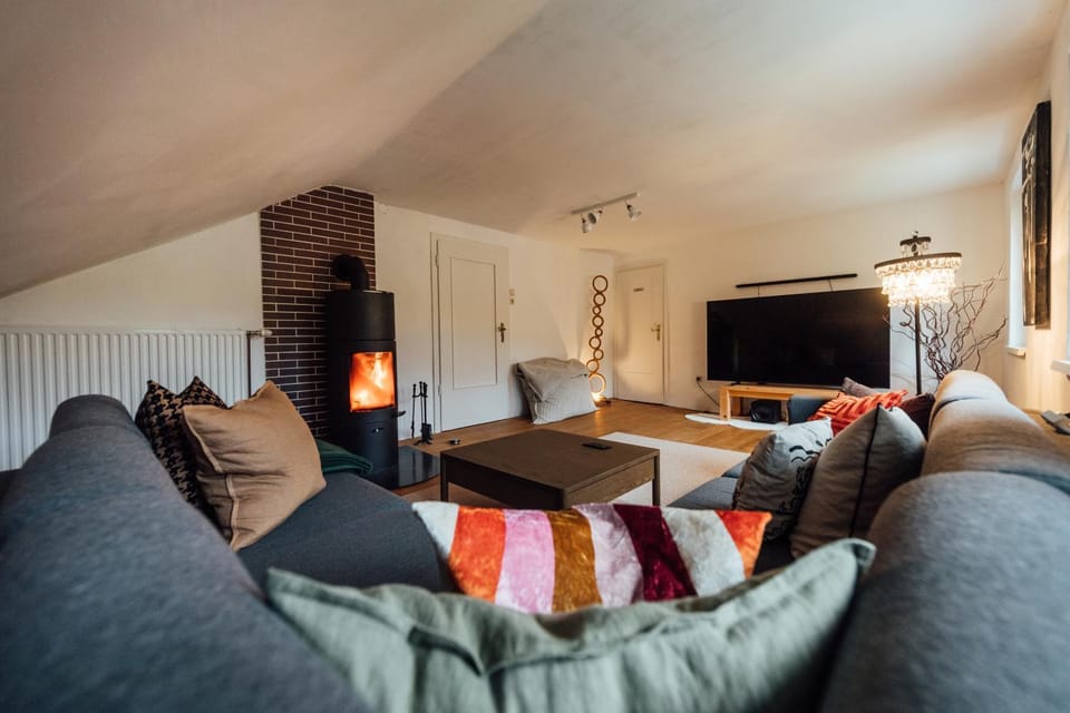 TV and multimedia, Living room, Seating area