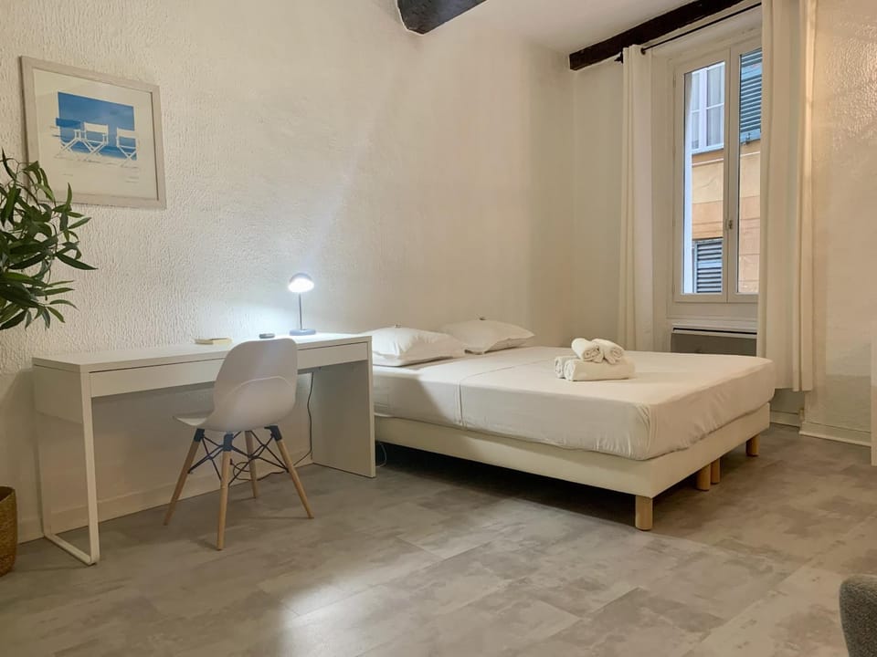 Bed, Bedroom