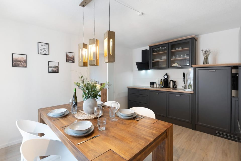 Property building, Kitchen or kitchenette, Living room