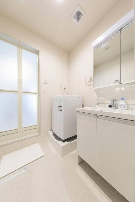 Bathroom, washing machine