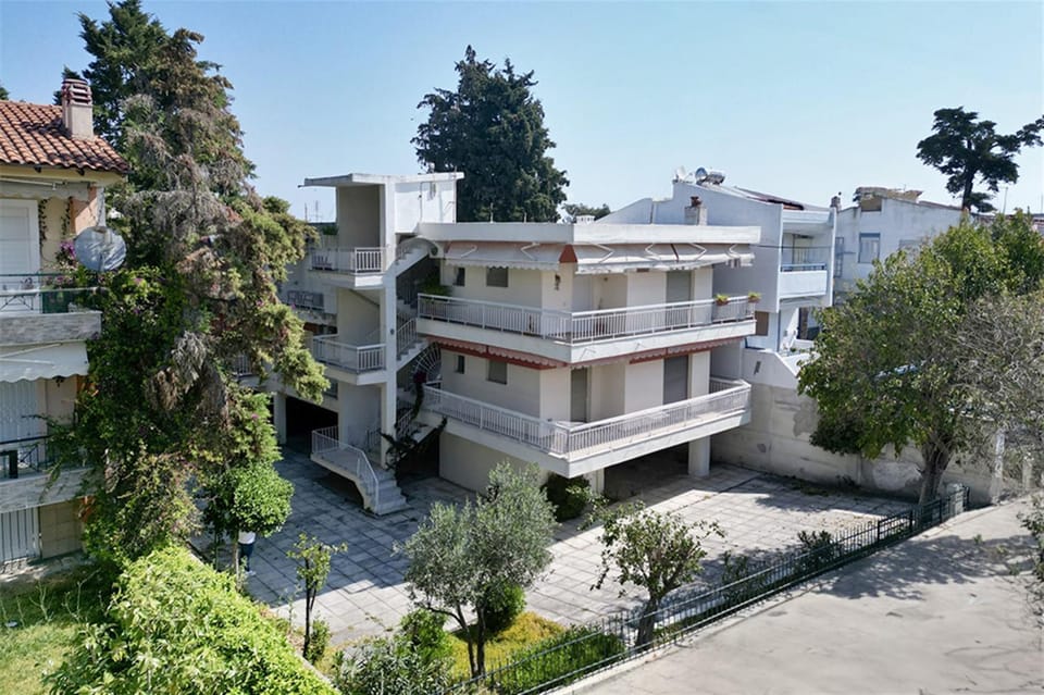 Property building, Day