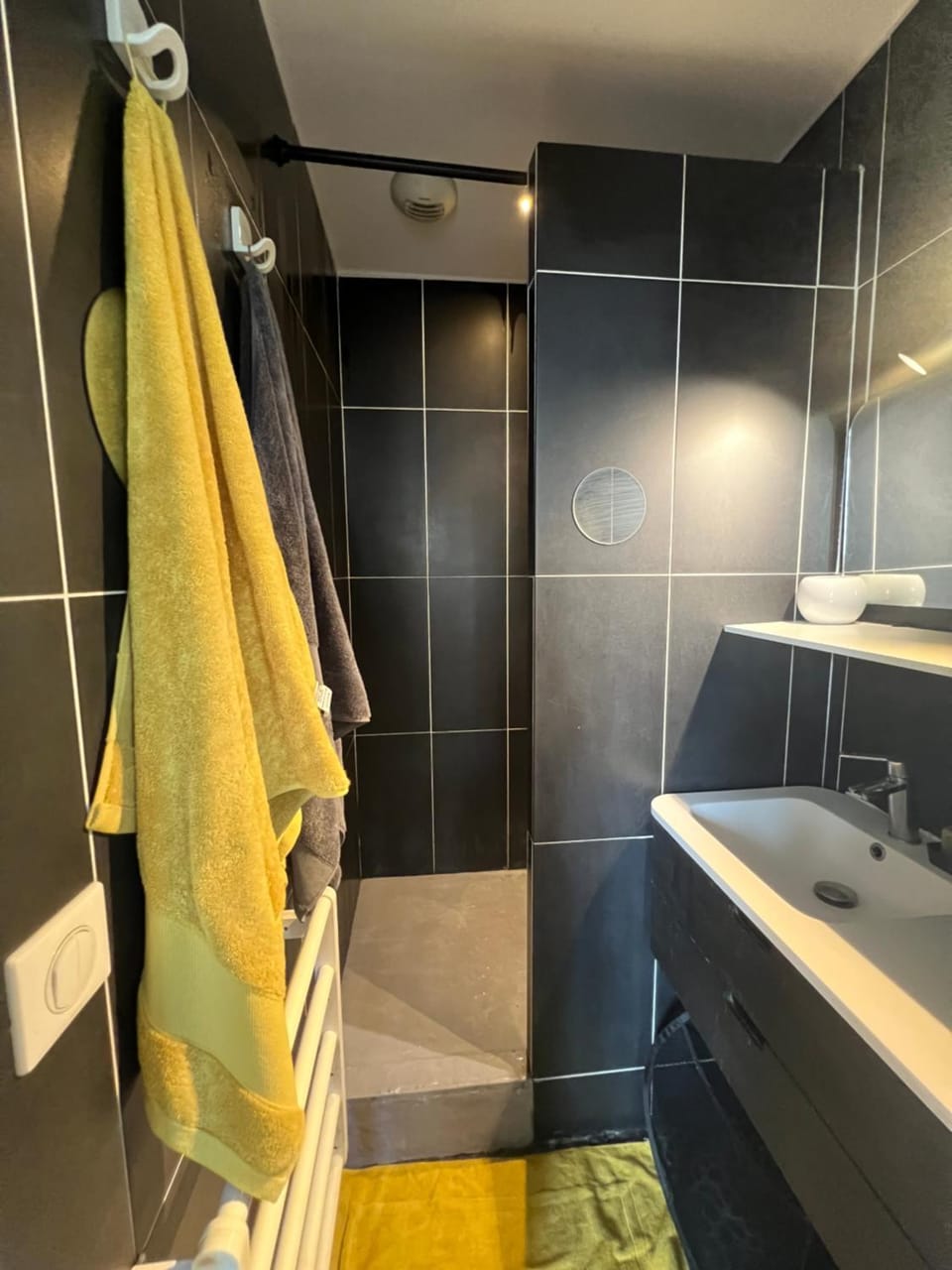 Shower, Bathroom, towels