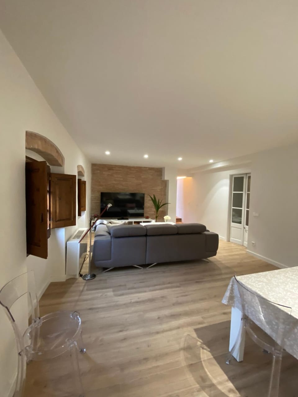Living room, Dining area