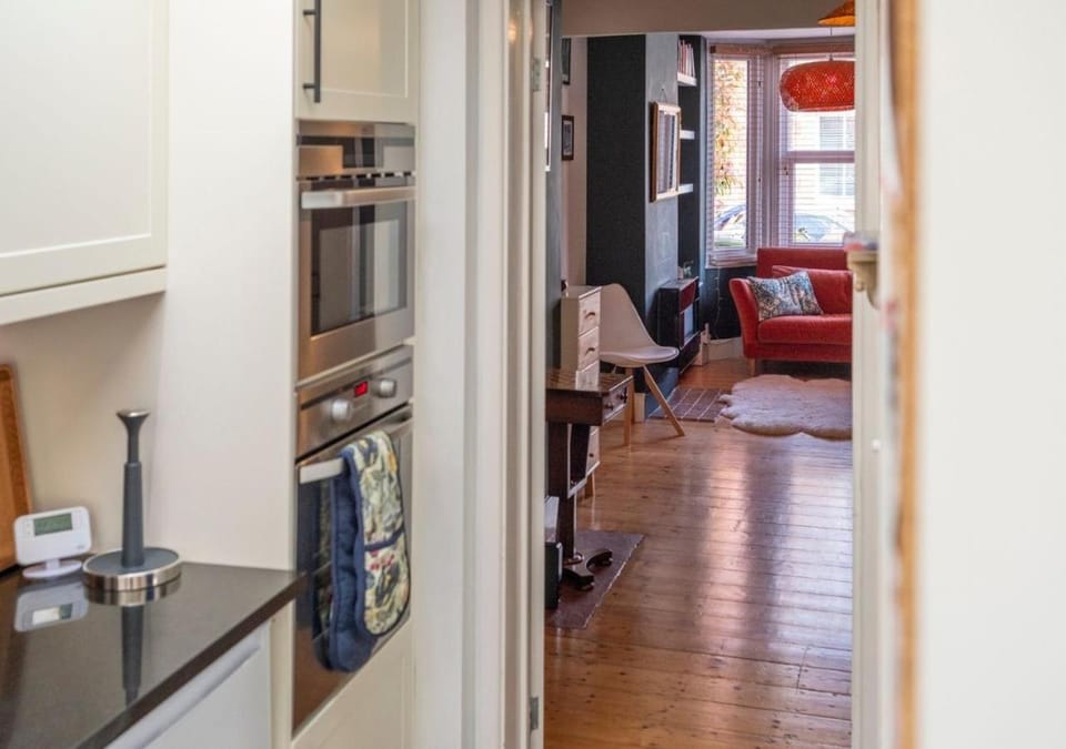 Stylish 2BD with Private Garden and Sauna House in Oxford