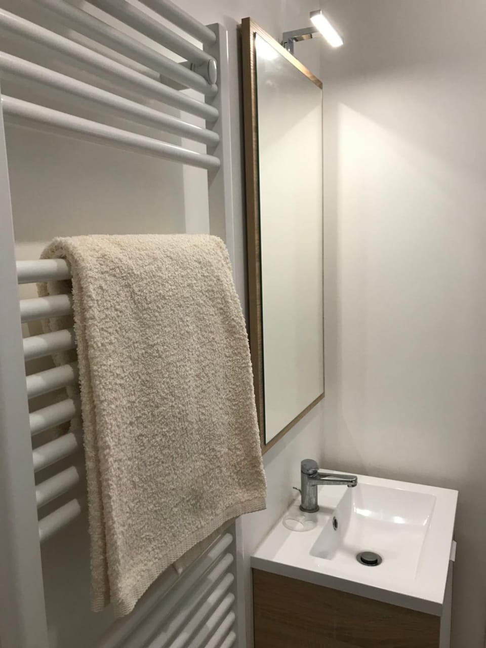 Bathroom, towels