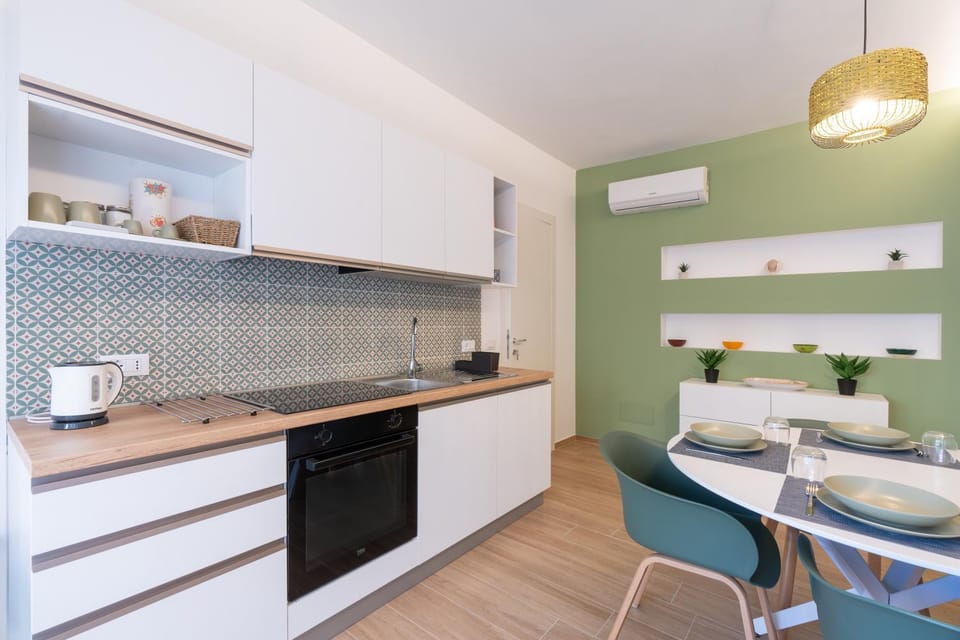 Property building, Kitchen or kitchenette, Living room