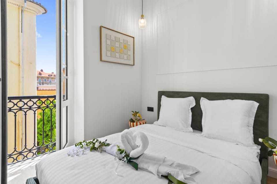 Bed, View (from property/room), Balcony/Terrace, Photo of the whole room, Bedroom, towels