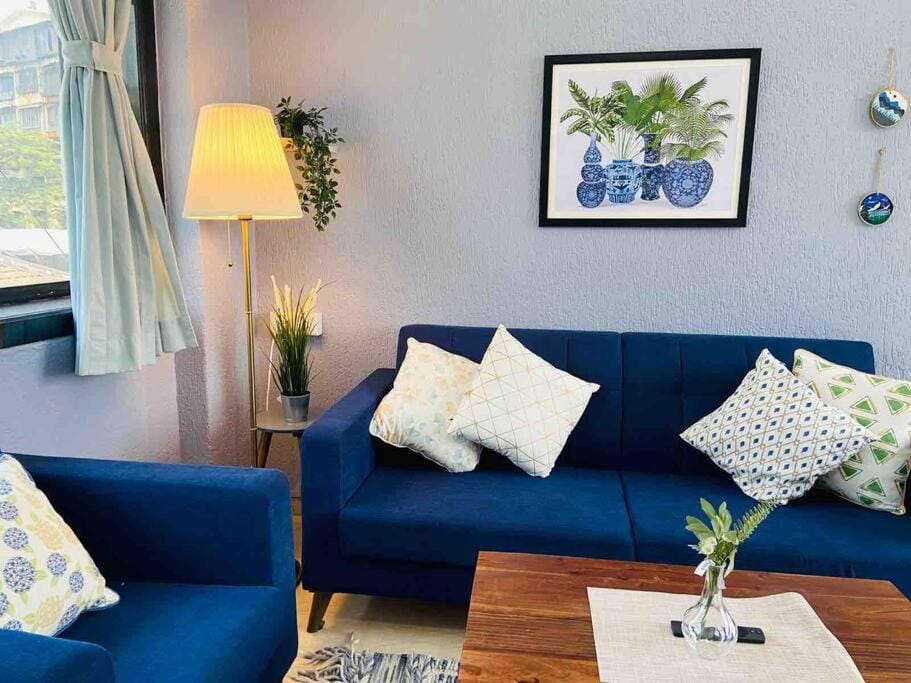 Rahat Manzil- The Old Warm Charm 2 Bedroom Apartment in Khar West by Connekt Homes Apartment in Mumbai