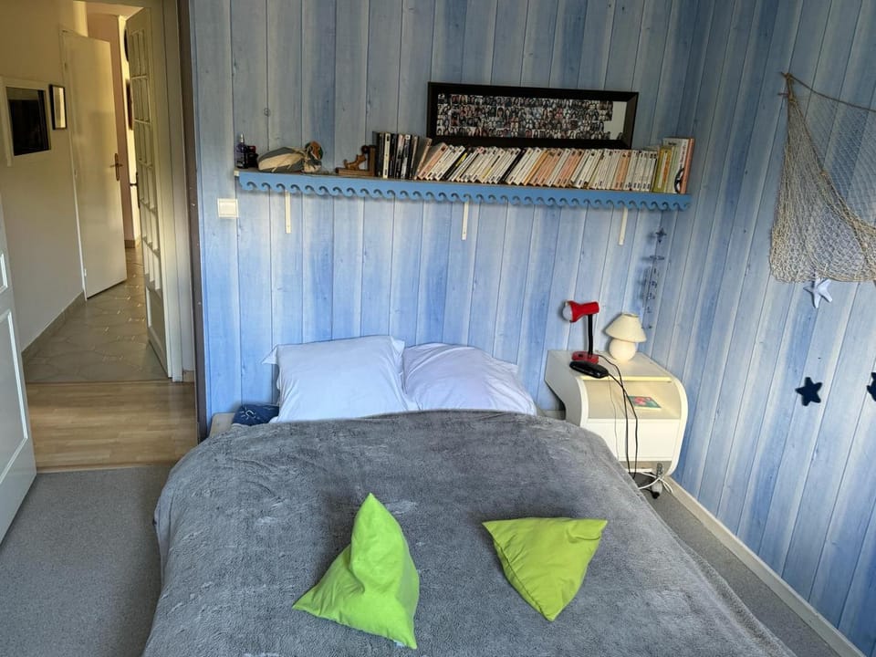 Bed, Photo of the whole room