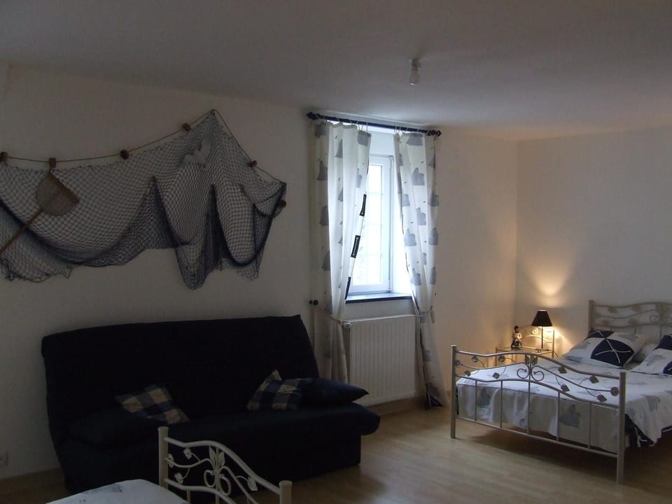 Les Abris de la Sée Bed and Breakfast in Normandy
