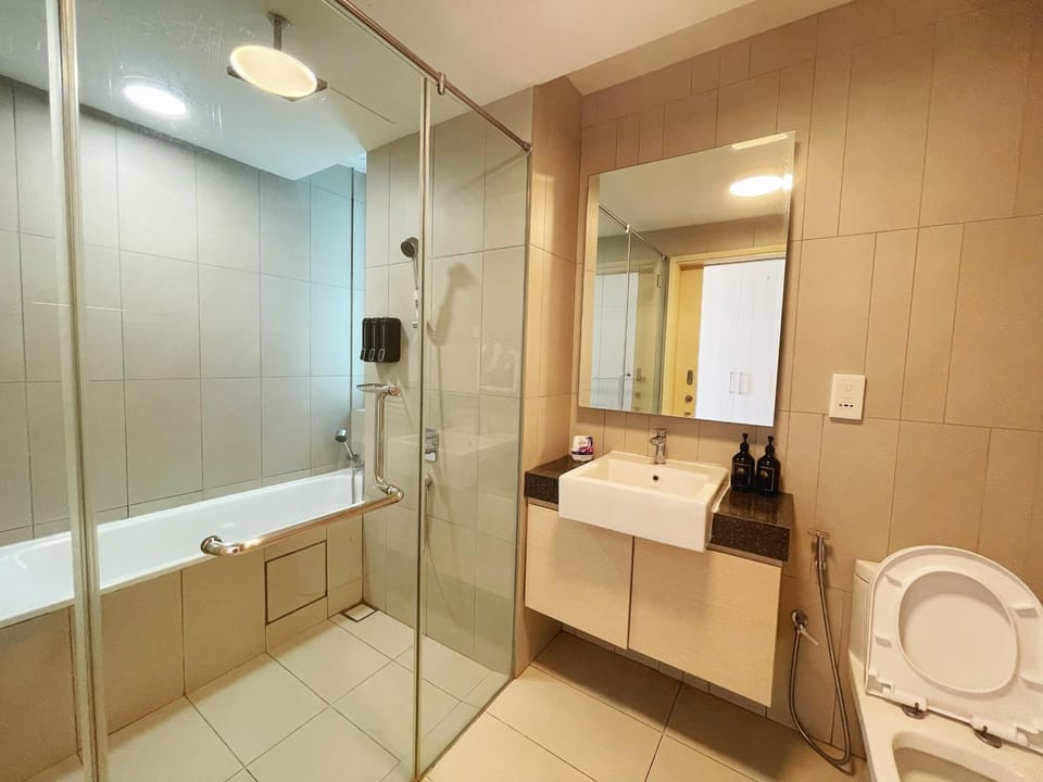Legoland-3min Walk-Afiniti Medini 2BR with Bathtub -9pax-mini playground Apartment in Johor