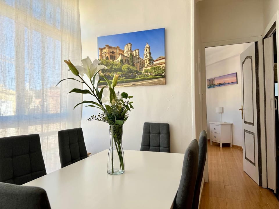 Amazing 3Bedroom Apartment in Capuchinos by Easytrip Apartment in Malaga