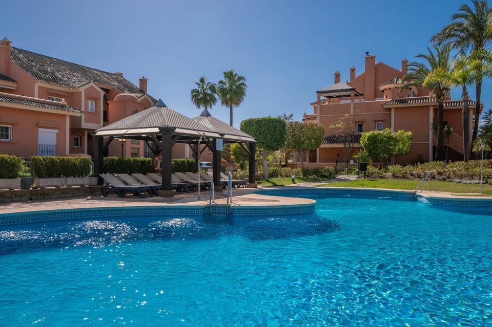 Property building, Swimming pool