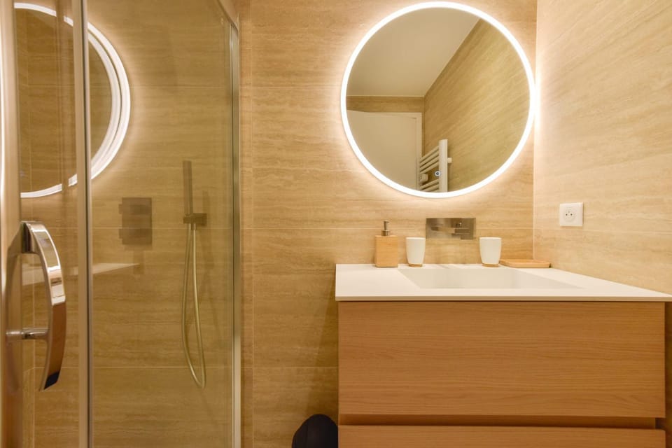 Shower, Bathroom