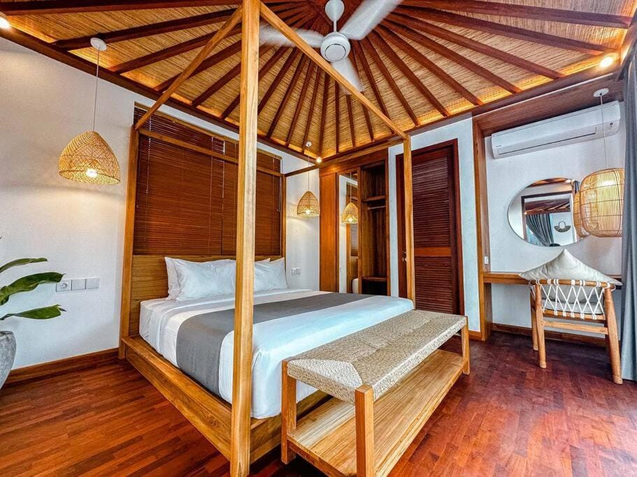 Villa Nakula - Architectural Canggu 3 Level Villa 5 mins to Beach Villa in North Kuta