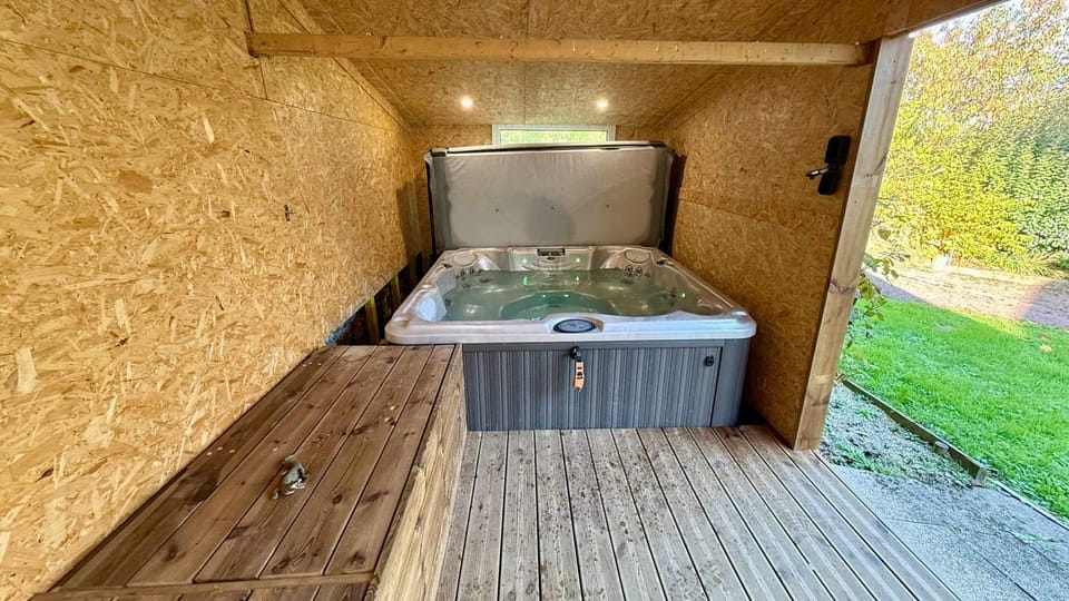 Natural landscape, Hot Tub