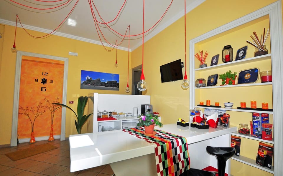 Communal lounge/ TV room, Lobby or reception
