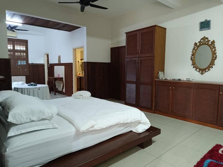 Omar Little Palace - 10 Bedroom Homestay Seremban House in Negeri Sembilan, Malaysia