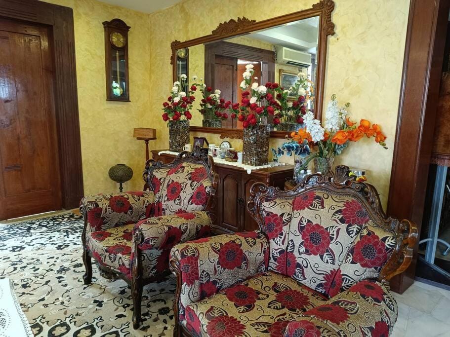 Omar Little Palace - 10 Bedroom Homestay Seremban House in Negeri Sembilan, Malaysia