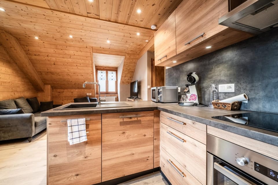 Kitchen or kitchenette, Living room