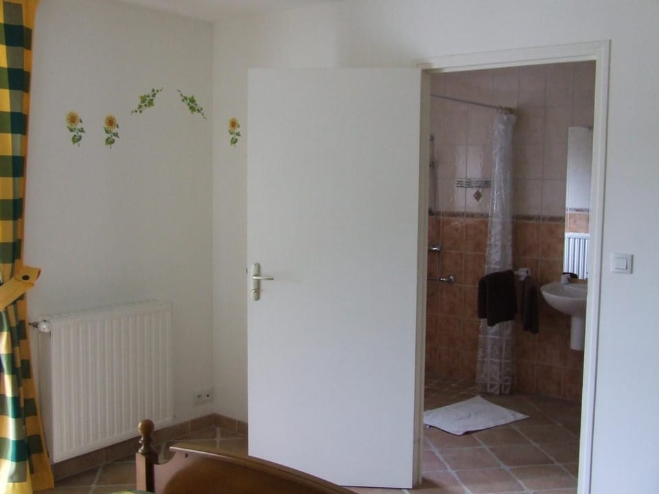 Les Abris de la Sée Bed and Breakfast in Normandy