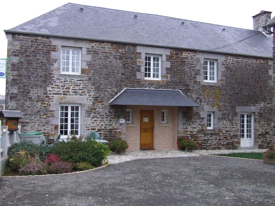 Les Abris de la Sée Bed and Breakfast in Normandy
