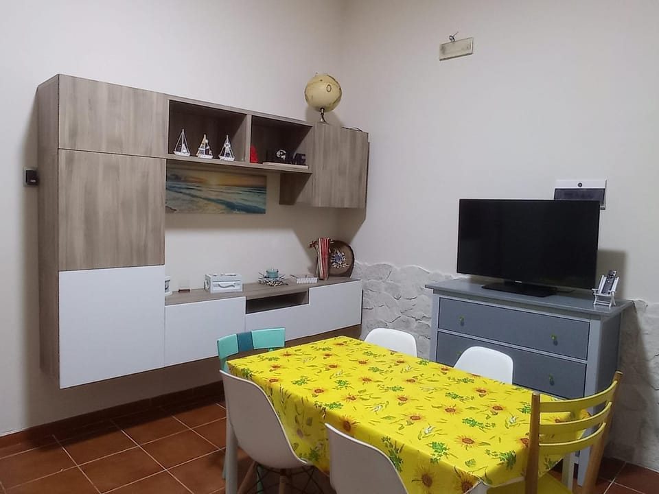 TV and multimedia, Dining area
