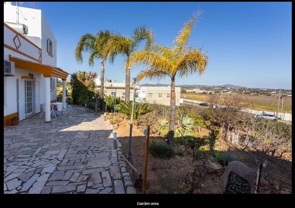 Blife Moustachya private rooms Vacation rental in Faro