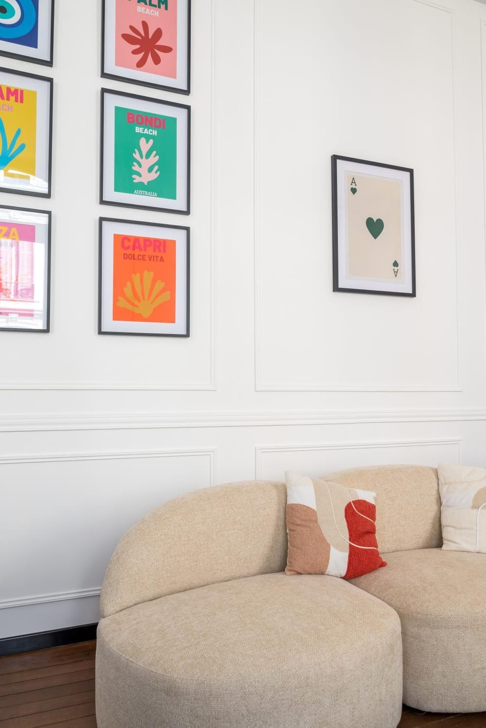 Living room, Seating area