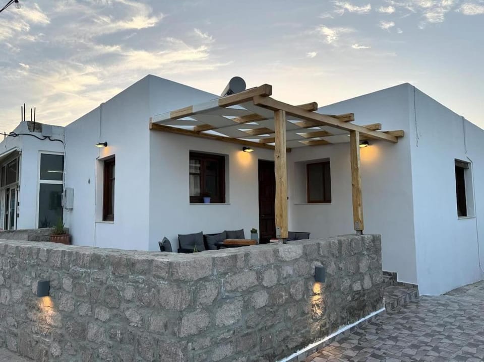 Property building, Day