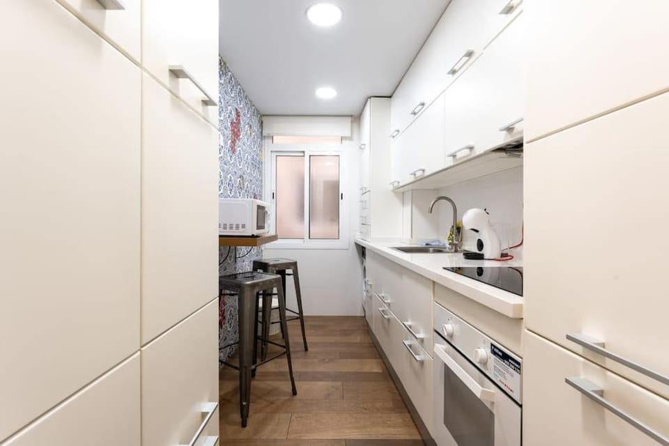 Super central Malaga Flat with Terrace and Free Parking Apartment in Malaga