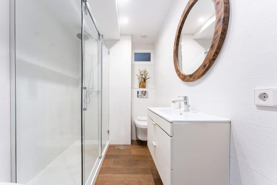 Super central Malaga Flat with Terrace and Free Parking Apartment in Malaga