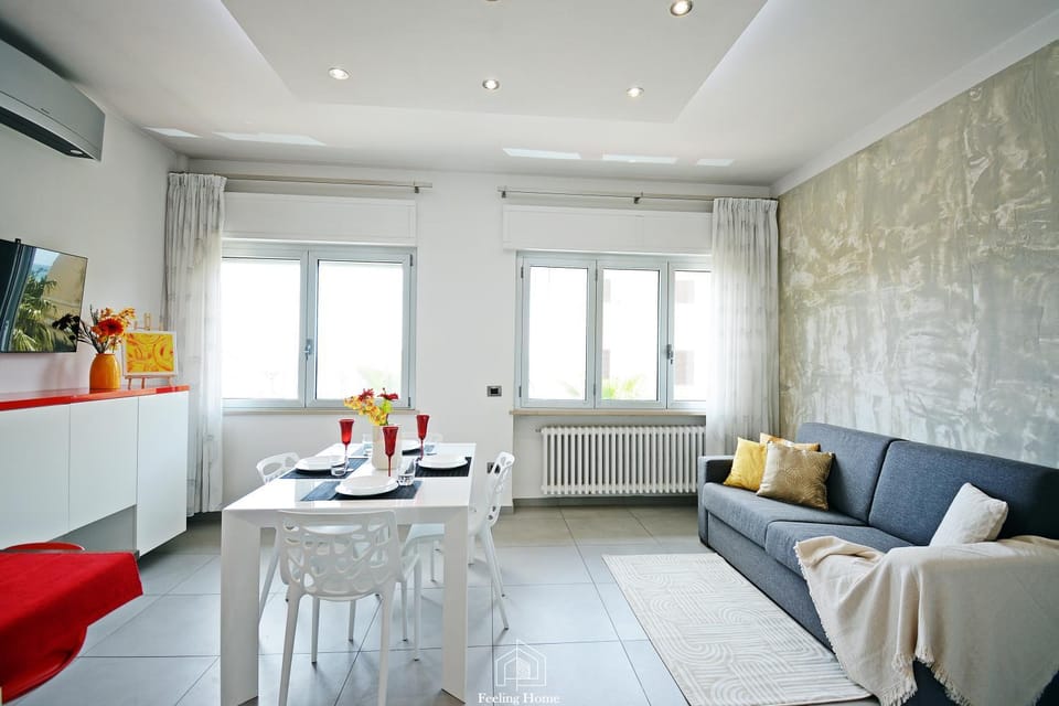 TV and multimedia, Living room, Seating area, Dining area, air conditioner