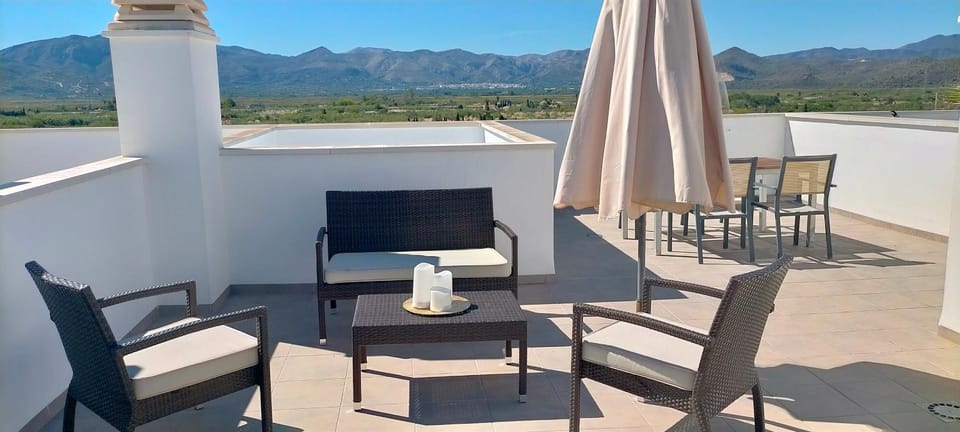 Balcony/Terrace, Mountain view