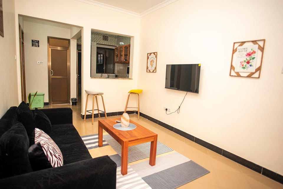 Communal lounge/ TV room, TV and multimedia, Living room, Seating area, Evening entertainment