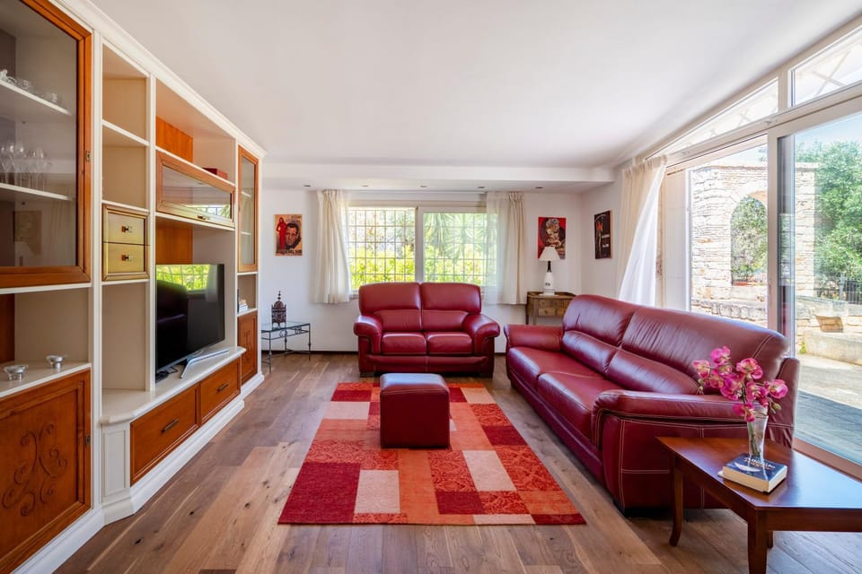 Property building, Living room