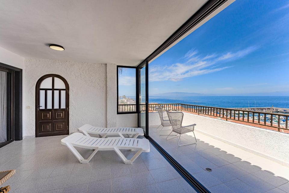 Day, Natural landscape, View (from property/room), Balcony/Terrace, Seating area, Sea view, sunbed