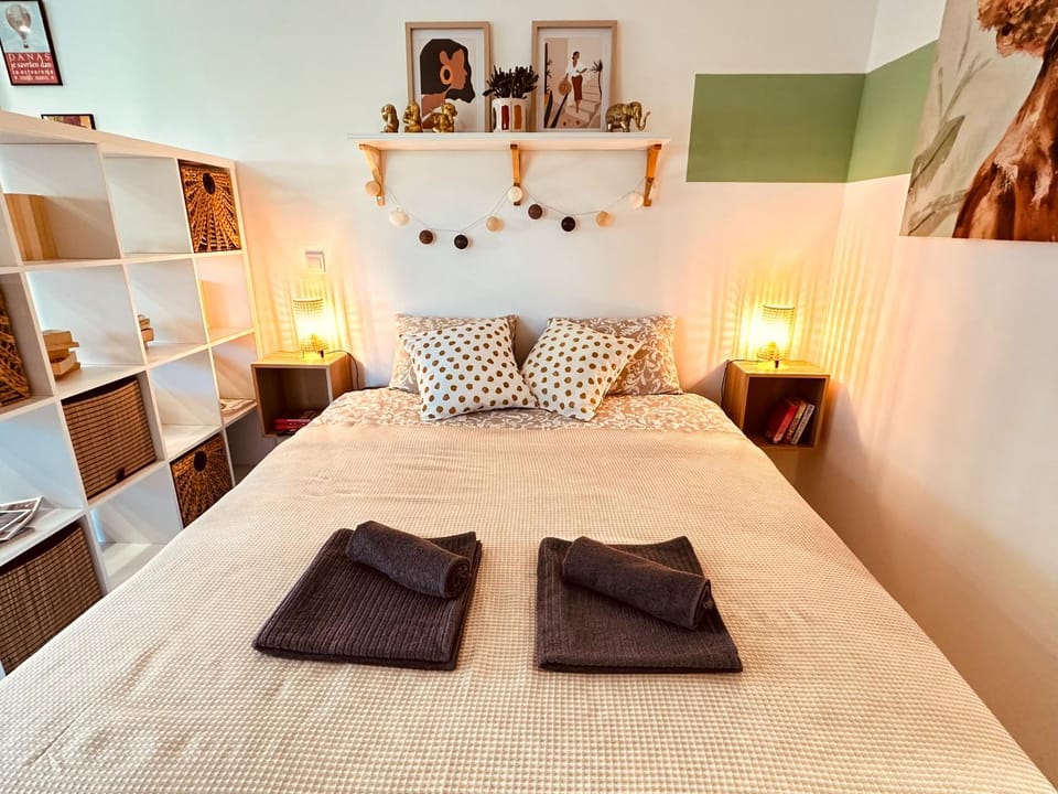 Bed, Photo of the whole room