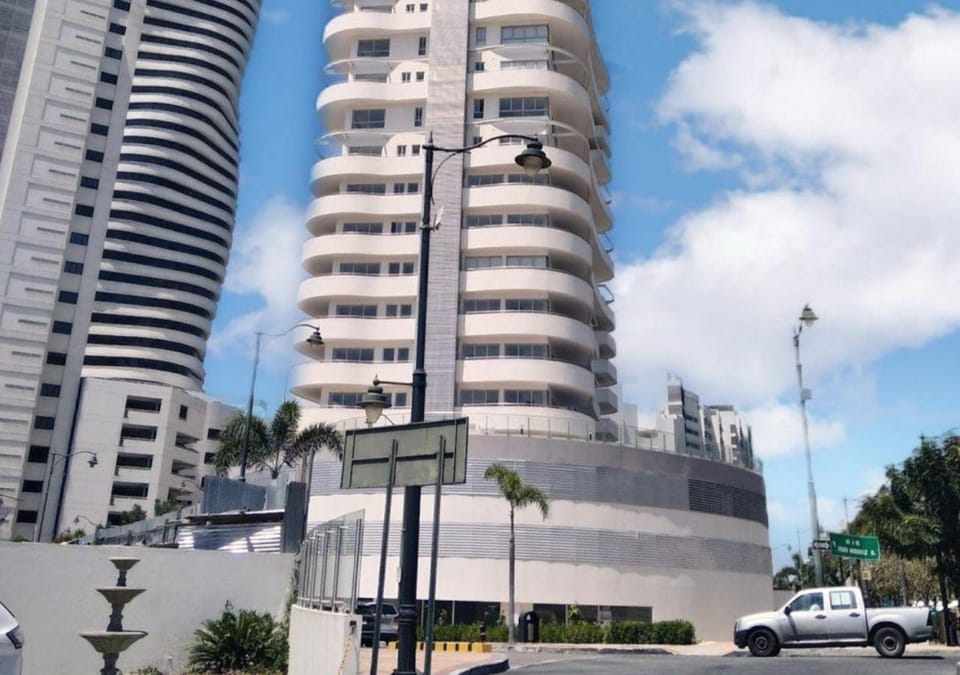 Property building, Day, City view, Parking